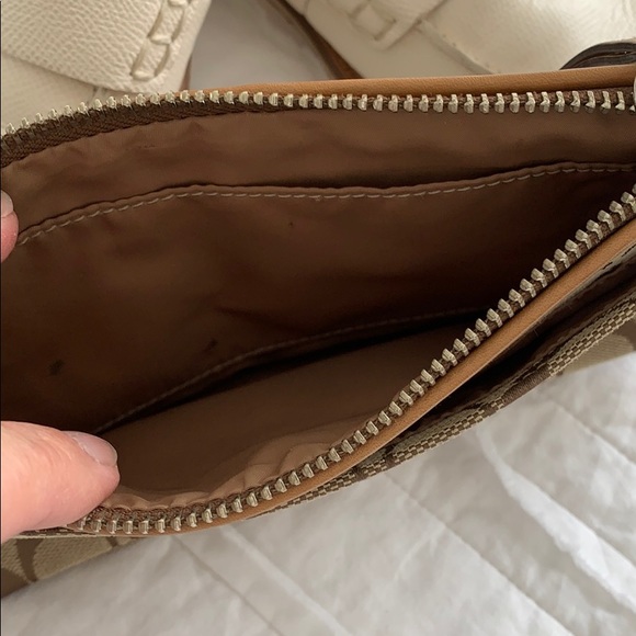 Coach wristlet - Picture 5 of 8